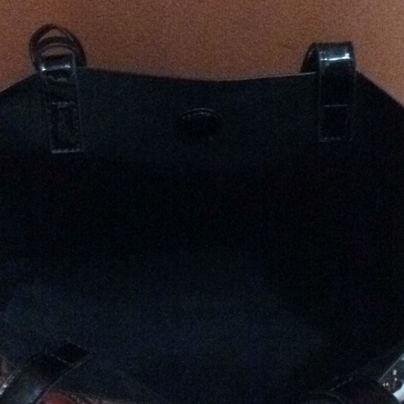 The Obamas Patent 3 piece Tote - Picture 2 of 4